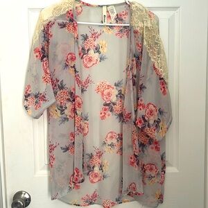 Kirious Gray with Floral print kimono cover, Size medium